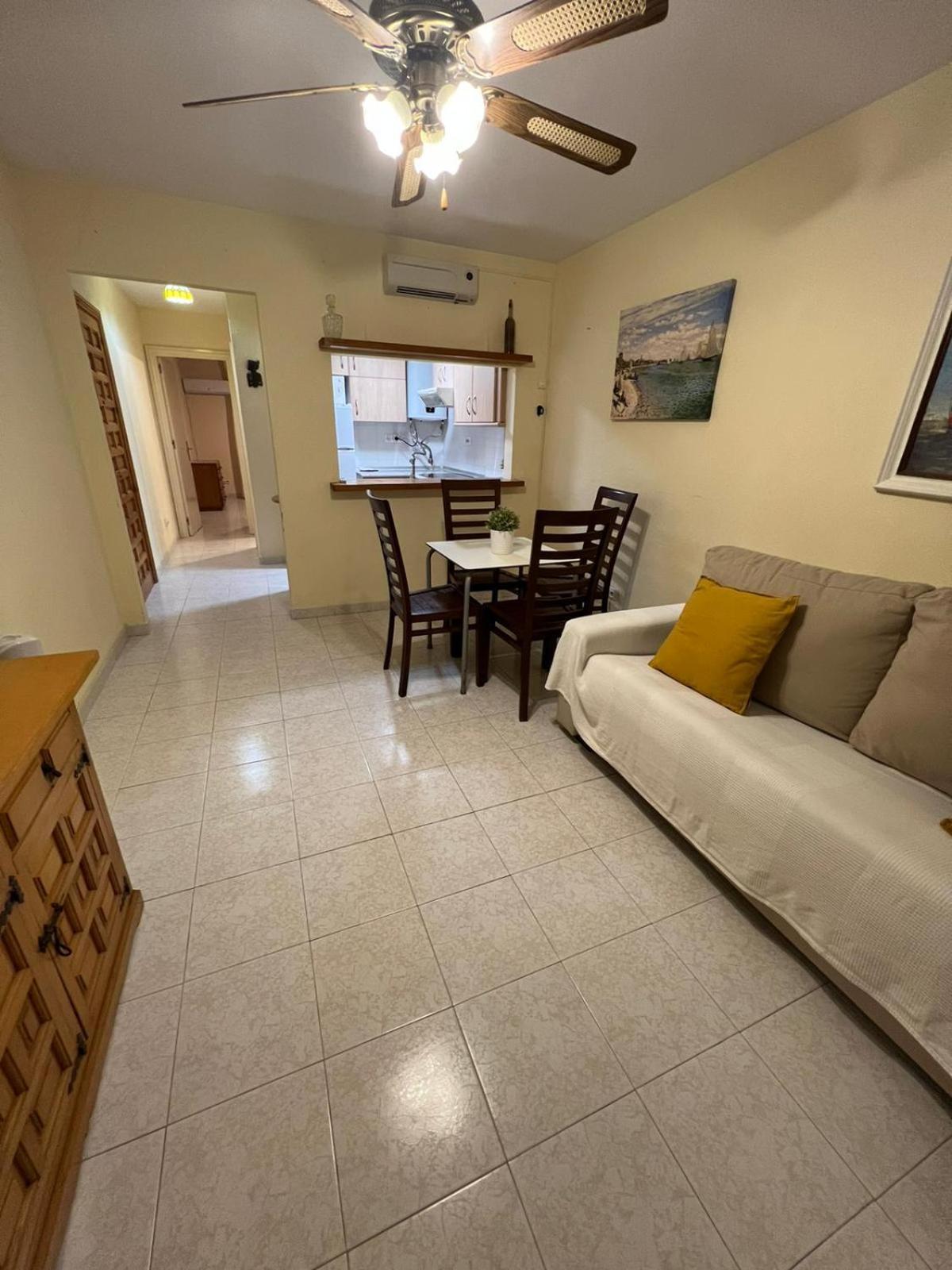 Apartamentos Playa Bajondillo Torremolinos Rum bild